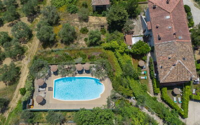 Podere Oliveta: Piscine, Recours, Mobilier De Jardin, Hacienda, Biens, Eco Hôtel, Villa, Parapluie, Ville Resort, Thermes