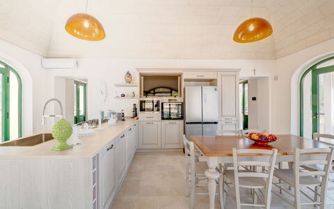 Villa Prestige: Design Intérieur, Cuisine, Sol, Meubles, Plafond, Sol, Comptoir, Éclairage, Cabinetry, Luminaire