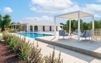 Villa Prestige: Piscine, Ombre, Mobilier De Jardin, Composite, Structure En Plein Air, Jardin, Biens, Chaise, Recours, Aménagement Paysager