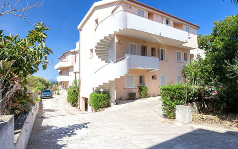 Badesi 10: Appartement, Balcon