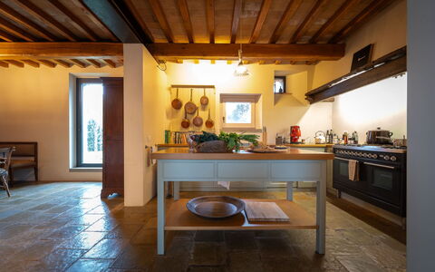 Casale le Fonti: Meubles, Design Intérieur, Sol, Cuisine, Comptoir, Bois, Plafond, Sol, Éclairage, Luminaire
