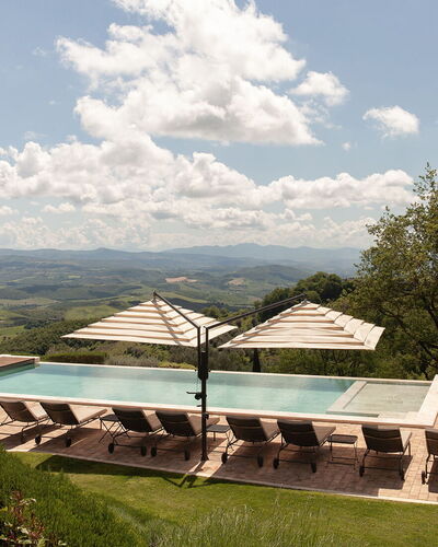 Torre Antica: Piscine, Mobilier De Jardin, Recours, Balancelle, Eco Hôtel, Ombre, Aménagement Paysager, Biens, Ferme, Villa