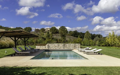 Podere Bella Vista: Piscine, Jardin, Couverture De Sol, Mobilier De Jardin, Aménagement Paysager, Ombre, Dalle, Pelouse, Arrière-Cour, Balancelle