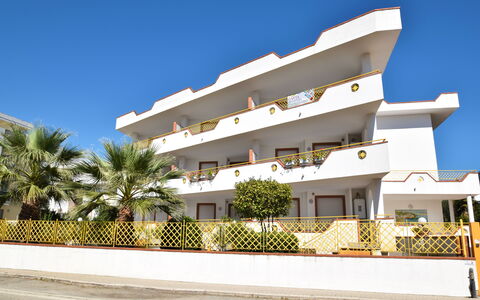 Appartamenti Della Rosa Seaside Abruzzo: Appartement, Biens, Ombre, Hôtel, Balcon, Hacienda, Villa, Plante D'Appartement