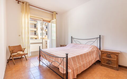 Vico Apartment Balcony, Gallipoli: Sol, Design Intérieur, Sol, Bois, Pièce, Meubles, Plafond, Lit, Chambre, Parquet