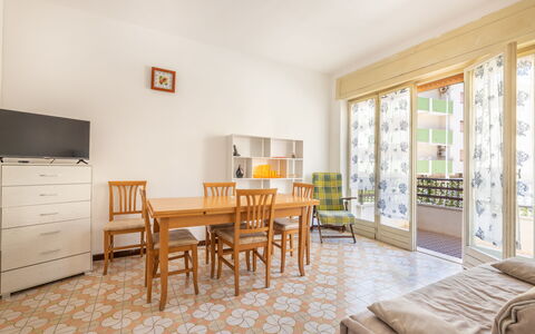 Vico Apartment Balcony, Gallipoli: Design Intérieur, Sol, Sol, Bois, Pièce, Plafond, Meubles, Parquet, Appartement