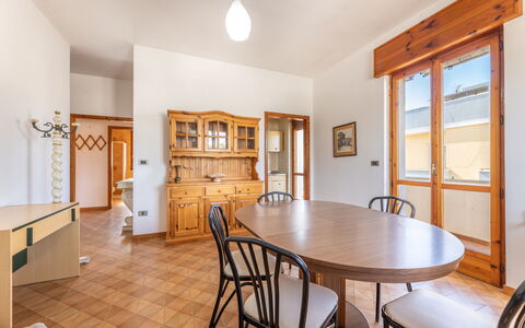 Giovanni Apartment In Gallipoli, Ac, Seaside: Design Intérieur, Sol, Sol, Bois, Plafond, Meubles, Pièce, Parquet, Éclairage, Cabinetry