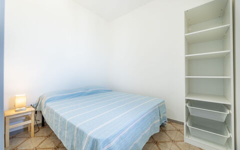 Sea View Apartment, Ac Gallipoli: Sol, Sol, Design Intérieur, Chambre, Pièce, Plafond, Lit, Drap De Lit, Appartement, Meubles