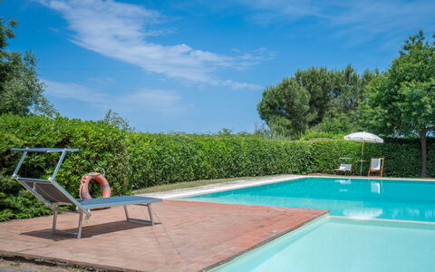 Casa Viola Pool, Wifi, Montaione: Piscine, Bleu, Recours, Mobilier De Jardin, Eco Hôtel, Ombre, Jardin, Thermes, Aménagement Paysager, Arrière-Cour