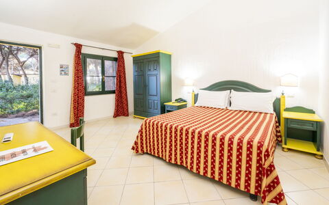 Nature & Country Resort Near The sea: Meubles, Sol, Design Intérieur, Sol, Plafond, Recours, Chaise, Hôtel, Plante D'Appartement, Piscine