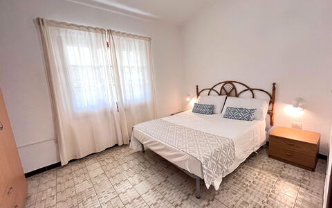 Villasimius 674: Lit, Meubles, Sol, Chambre, Sol, Design Intérieur, Drap De Lit, Literie, Bois, Plafond