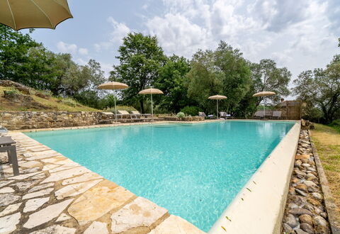 In the Heart of Chianti, Pool, Wifi, View - Lillia: Piscine, Jardin, Caractéristique De L'Eau, Recours, Ombre, Biens, Aménagement Paysager, Eco Hôtel, Mobilier De Jardin, Arrière-Cour