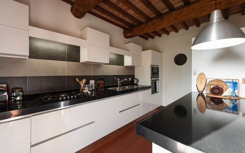 Country House In Tuscan Hills: Cuisine, Comptoir, Design Intérieur, Appareil De Cuisine, Principaux Appliance, Bois, Sol, Cuisinière, Plafond, Meubles
