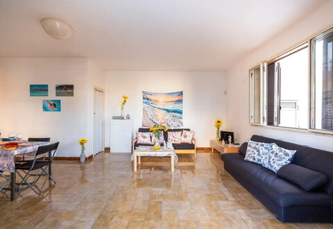 Casa Perla, Ac, Wifi, Porto Cesareo: Meubles, Sol, Canapé, Sol, Design Intérieur, Bois, Salon, Plafond, Pièce, Appartement