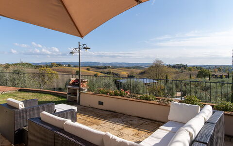 Villa L'elsa Beautiful Country Home With View: Meubles, Chaise, Table, Mobilier De Jardin, Ombre, Tableau De Plein Air, Eco Hôtel, Table Cuisine Et Salle A Manger, Patio, Balcon