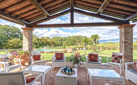 Dimora Di Castroncello: Jardin, Biens, Recours, Eco Hôtel, Ombre, Hacienda, Chalet, Aménagement Paysager, Chaise, Ferme