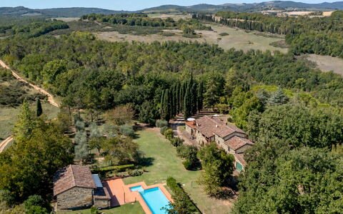 Casale del Timignano, Private Villa with Huge Gard: Paysage, Biens, Domicile, Zone Rurale, Lot Terre, Chalet, Plantation, Village, Ferme, Hacienda