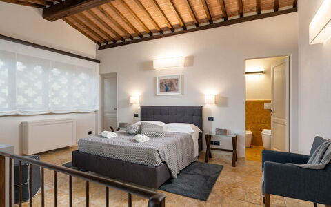 Villa Cortona: Eco-Sustainable Luxury Estate with: Meubles, Design Intérieur, Lit, Chambre, Plafond, Literie, Sol, Éclairage, Pièce, Drap De Lit
