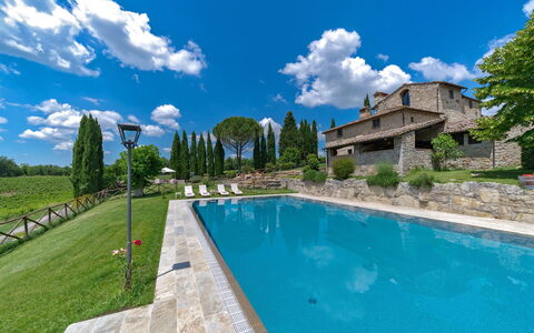 La Dimora del Chianti Dimora: Stunning Tuscan Vill: Bleu, Piscine, Biens, Villa, Hacienda, Aménagement Paysager, Ferme, Manoir, Eco Hôtel, Cour