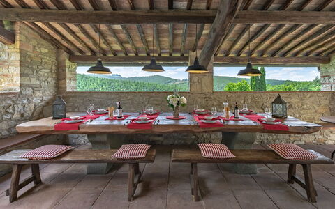 La Dimora del Chianti Dimora: Stunning Tuscan Vill: Meubles, Mur, Bois, Table, Design Intérieur, Table Cuisine Et Salle A Manger, Sol, Chaise, Plafond, Salle À Manger
