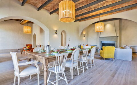 Villa del Mangia, 5Panoramic Pool and Chef Service: Meubles, Design Intérieur, Sol, Mur, Table, Sol, Bois, Plafond, Chaise, Salle À Manger