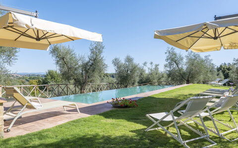 Villa del Mangia - Luxury Villa with Infinity Pool: Bleu, Piscine, Mobilier De Jardin, Chaise, Balancelle, Aménagement Paysager, Villa, Eco Hôtel, Recours, Plantation