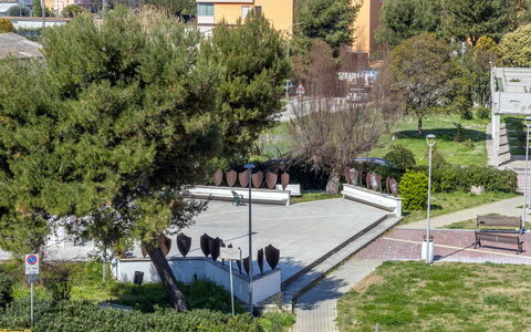 Suite Artemare: Arbre, Ville, Espace Public, Zone Résidentielle, Quartier, Design Urbain, Établissements Humains, Appartement, Condominium