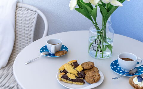 Suite Artemare: Vaisselle, Drinkware, Coupe, Tasse À Café, Serveware, Aliments, Vaisselle, Table, Assiette, Tasse À Thé