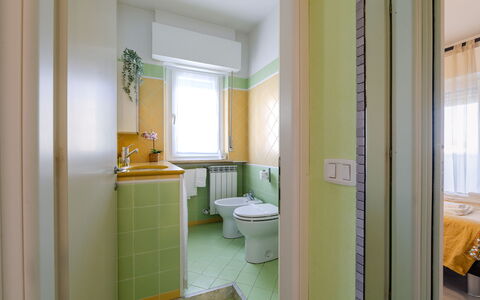 Suite Artemare: Design Intérieur, Sol, Sol, Plafond, Luminaire Plomberie, Pièce, Plomberie, Salle De Bains, Évier, Robinet