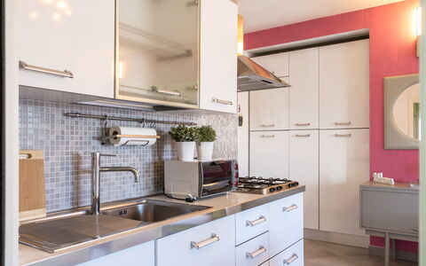 Suite Artemare: Cuisine, Appareil De Cuisine, Comptoir, Cabinetry, Principaux Appliance, Design Intérieur, Evier, Meubles, Évier, Électroménager