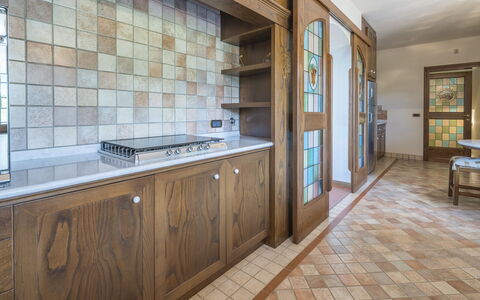 Villa Alessia Luxury: Sol, Design Intérieur, Bois, Cuisine, Comptoir, Sol, Plafond, Cabinetry, Éclairage, Meubles