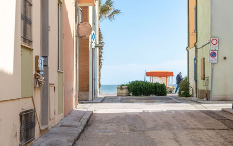 La Rondine Apartment: Rue, Balcon, Trottoir, Ruelle, Passerelle