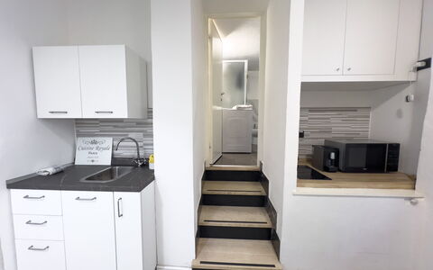 Casa Nina Seconda - Sanremo: Sol, Sol, Design Intérieur, Pièce, Appartement, Escaliers, Principaux Appliance, Dur, Évier, Cuisine