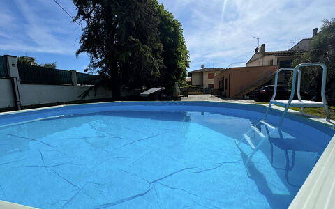 Il Volo Del Nibbio: Bleu, Piscine, Composite, Ombre, Arrière-Cour, Recours