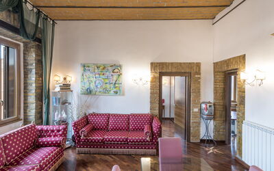 Lucilla Home