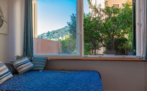 La Casa Dei Mandarini: Design Intérieur, Meubles, Pièce, Appartement, Linge, Tache De Bois, Chambre, Traitement De Fenetre, Ombre, Oreiller