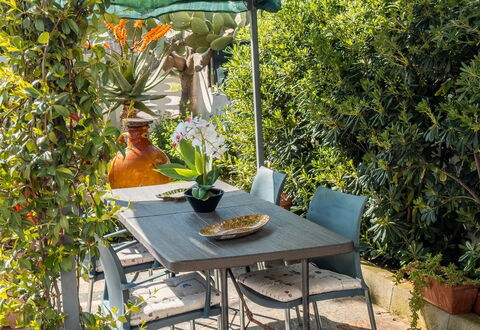 Casa Sogno Salentino, Garden, Ac: Meubles, Table, Mobilier De Jardin, Chaise, Tableau De Plein Air, Jardin, Ombre, Pot De Fleur, Table Cuisine Et Salle A Manger