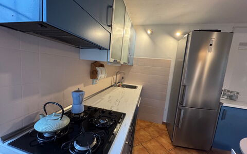 Cottage Wisteria: Appareil De Cuisine, Cuisine, Comptoir, Principaux Appliance, Cuisinière, Le Fourneau, Électroménager, Gaz Poele, Cabinetry, Evier