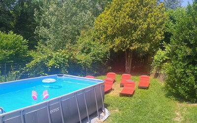 Cottage Wisteria: Jardin, Pelouse, Arrière-Cour, Loisir, Plastique, Ombre, Cour, Piscine, Parc