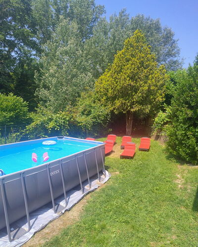 Cottage Wisteria: Jardin, Pelouse, Arrière-Cour, Loisir, Plastique, Ombre, Cour, Piscine, Parc