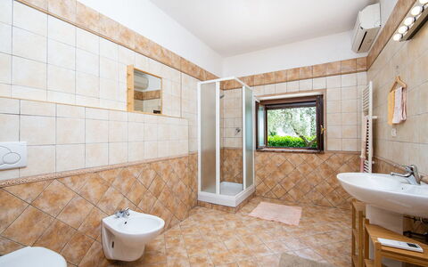 Casa Alloro, Ac, Wifi, Narni: Sol, Sol, Design Intérieur, Plafond, Luminaire Plomberie, Tuile, Pièce, Plomberie, Salle De Bains