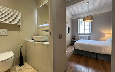 Double bedroom and bathroom