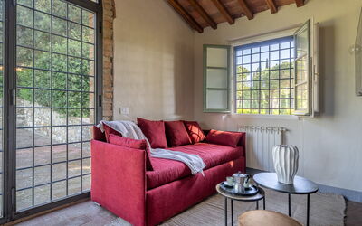 Relais Badia a Passignano - Appartamento Vermentin: Meubles, Design Intérieur, Mur, Sol, Canapé, Sol, Bois, Domicile, Salon, Pièce
