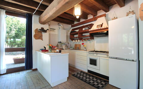 Venice Photobirding, Nature And Culture: Cuisine, Meubles, Design Intérieur, Sol, Comptoir, Bois, Appareil De Cuisine, Plafond, Principaux Appliance, Sol