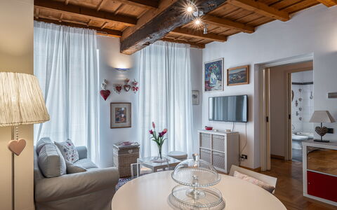 Dafne Suite: Meubles, Design Intérieur, Mur, Pièce, Sol, Canapé, Plafond, Sol, Salon, Domicile