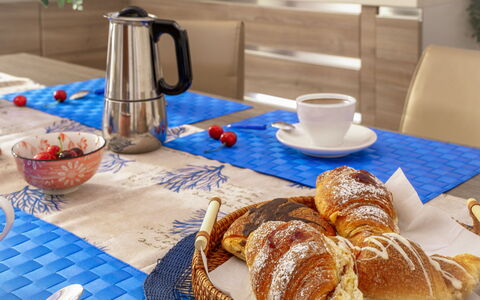 Suite Acquamare: Vaisselle, Aliments, Serveware, Coupe, Drinkware, Vaisselle, Meubles, Table, Assiette