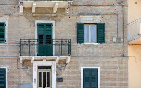 Suite Acquamare: Mur, Porte, Composite, Couvre-Fenêtres, Accueil Porte, Balcon, Brique, Traitement De Fenetre, Daylighting