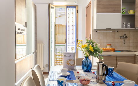 Suite Acquamare: Meubles, Design Intérieur, Cuisine, Appareil De Cuisine, Bois, Sol, Vaisselle, Principaux Appliance, Chaise, Table