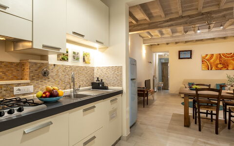 San Cristofano Blu Apartment Santa Croce, Florence: Design Intérieur, Meubles, Sol, Comptoir, Cuisine, Bois, Plafond, Sol, Principaux Appliance, Appareil De Cuisine