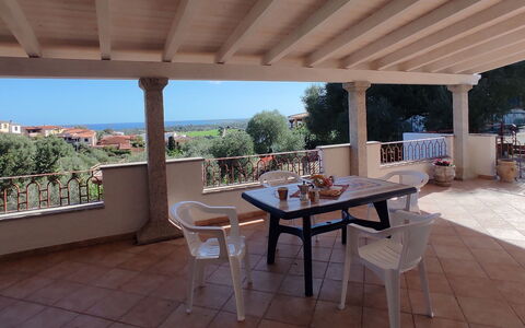 La Casetta Di Greise: Meubles, Porche, Chaise, Ombre, Mobilier De Jardin, Colonne, Structure En Plein Air, Balcon, Table Cuisine Et Salle A Manger, Tache De Bois